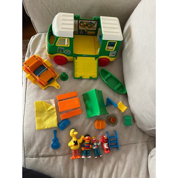Vintage Sesame Street Camper set - Picture 2 of 2